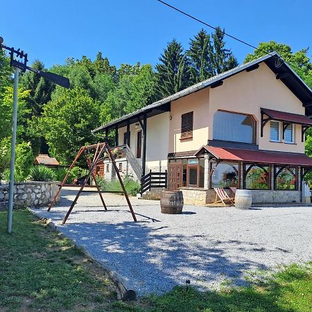 Pocitniska Hisa Parkfield Dragovan Metlika Dış mekan fotoğraf